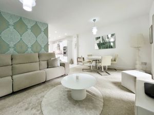 Lounge Diner- click for photo gallery